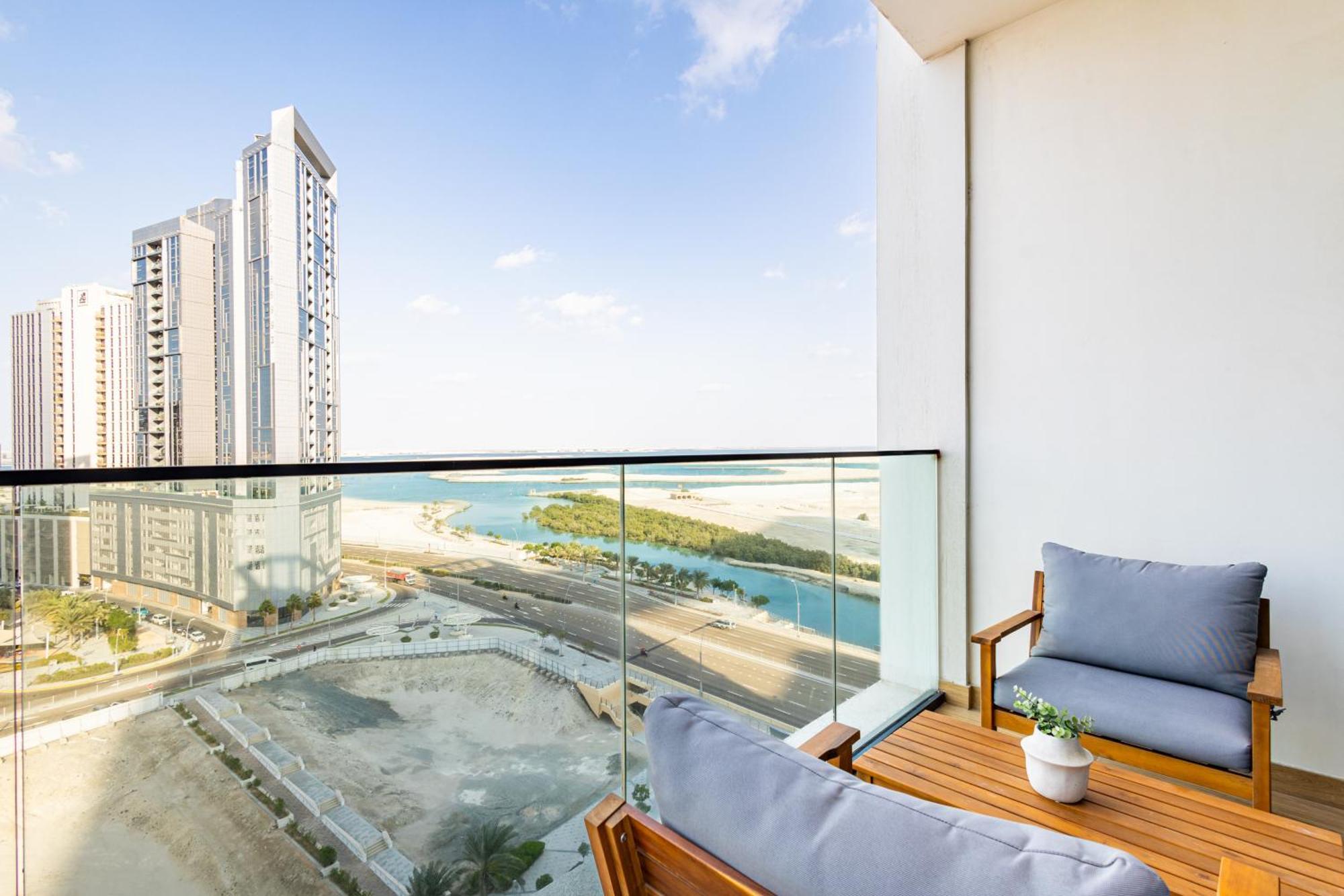 Luxurious 2 Bdr - Reem Nine - Full Mangroves & Sea Views - - Table Pool - Sauna - Cinema - Big Gym - Calisthenics *